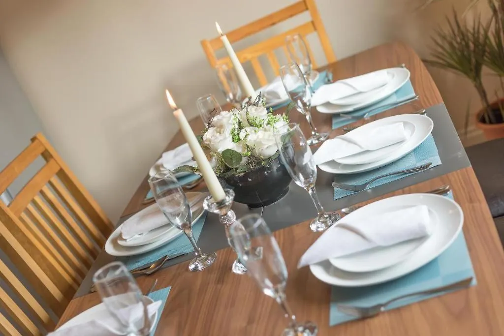 Town Square Townhouse - Best Location In Galway Apartment